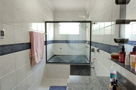 Linda casa à venda no bairro Santa Maria em São Caetano do Sul, 257 m², 3 quartos (1 suíte) e 6 vagas de garagem