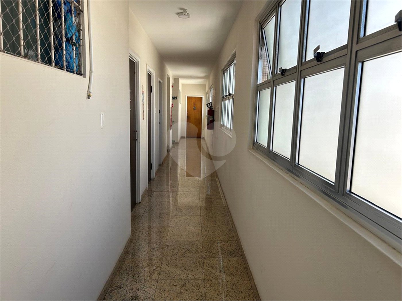 Onde o sossego encontra a praticidade: Seu novo refúgio no Planalto Paulista!Andar alto,vista privilegiada, 2 dormitorios,1 sala,cozinha e banheiro,SEM VAGA.