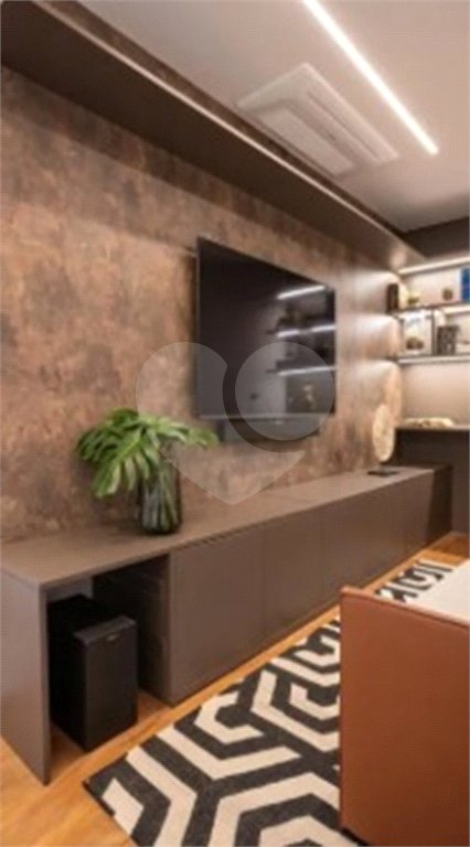 Deslumbrante apartamento duplex pronto para mudar no Itaim Bibi com 242M2, 2 suítes, 3 vagas