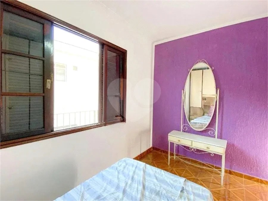 Oportunidade à venda na Vila Ipojuca: Sobrado Espaçoso com 200m²de área construída e 250m2 de terreno - 4 Dormitórios e 5 Vagas de garagem.