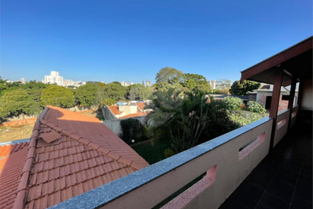 Excelente casa no Parque Santa Marta.