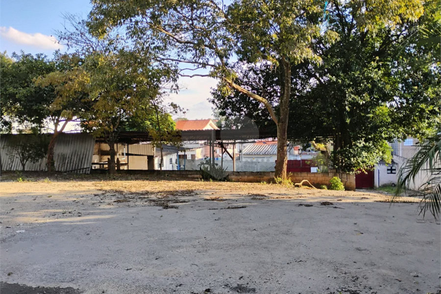 Aluga-se imóvel comercial na Zona Sul com 1500 m2