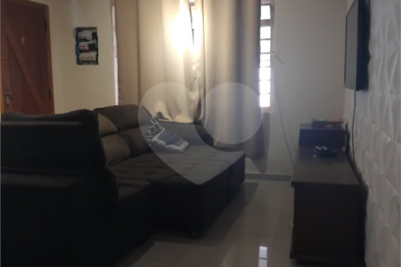 Sobrado a VENDA 130m² 4 dorms. sendo 1 Suíte e 2 Vagas no Campo Limpo com Piscina