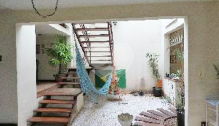 Casa à venda com 4 quartos, sendo 1 suíte, em Planalto Paulista, São Paulo, SP