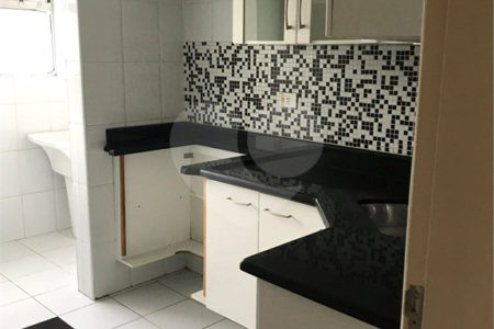 Apartamento 2 dormitórios à venda na Vila mariana.