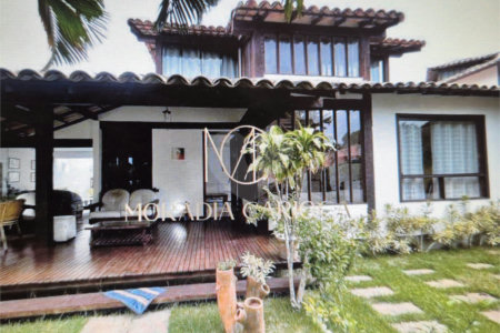 Casa à Venda com 4 Quartos em Condomínio no Centro de Búzios