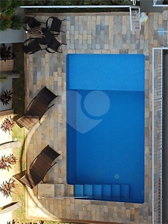 Apartamento no Condomínio Parque das Acácias.
