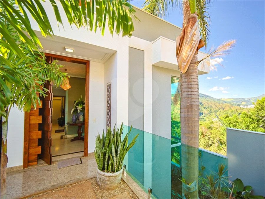 Casa à venda com 5 suítes em Jardim Mirante das Estâncias, Águas de Lindóia, SP