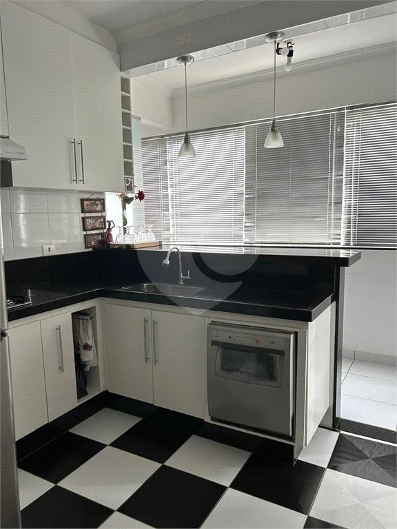 Apartamento amplo com 02 dormitórios, 01 suíte
