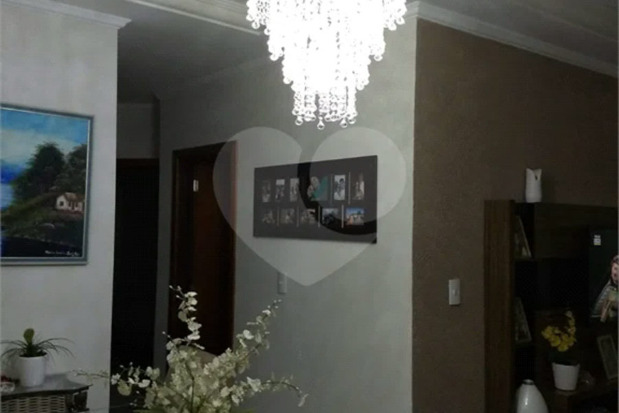 Apartamento térreo , três quartos sendo uma suíte.
