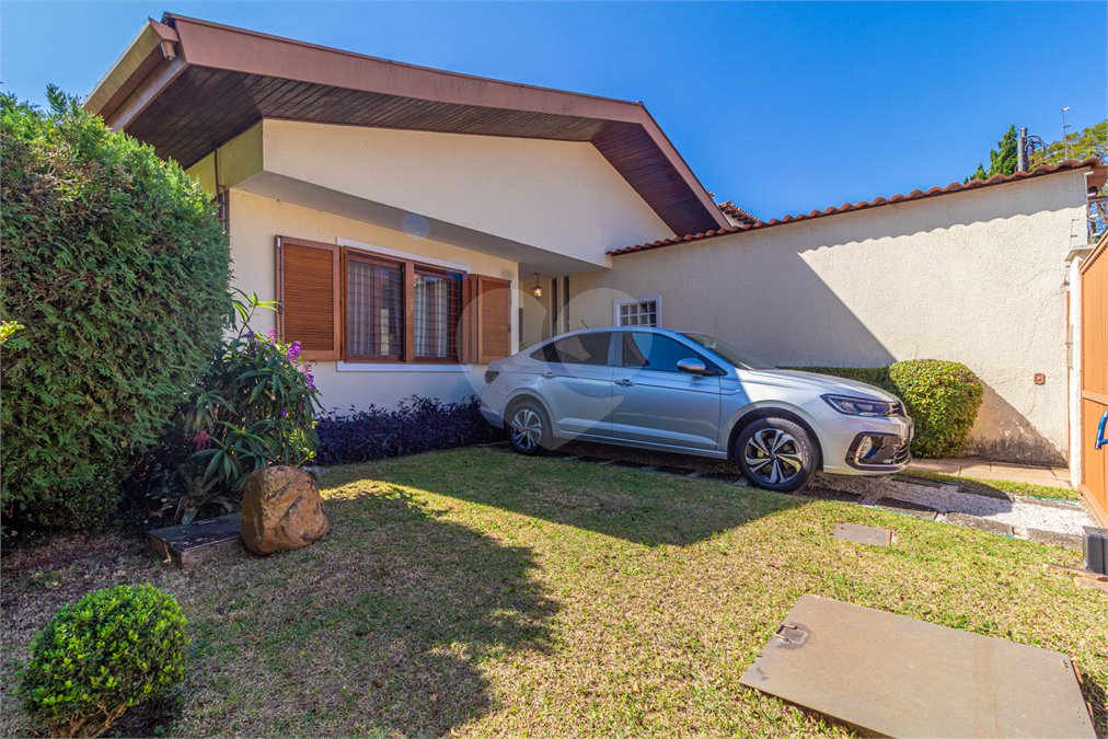 Casa à venda com 3 suítes em Interlagos, São Paulo, SP