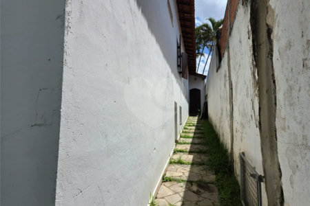 Casa Térrea com 3 quartos sendo 1 suíte. 1.400m² A/T. Jardim Floresta, Atibaia, SP