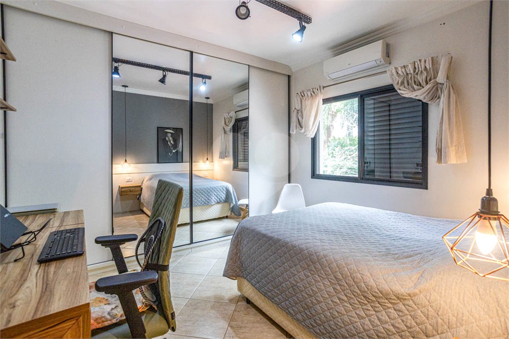 Sobrado Residencial à Venda – Vila Mariana – 274 m² de Área Útil