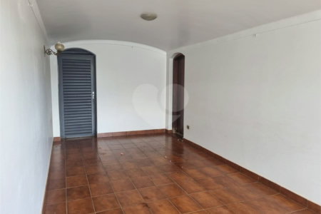Casa comercial para locação no Centro