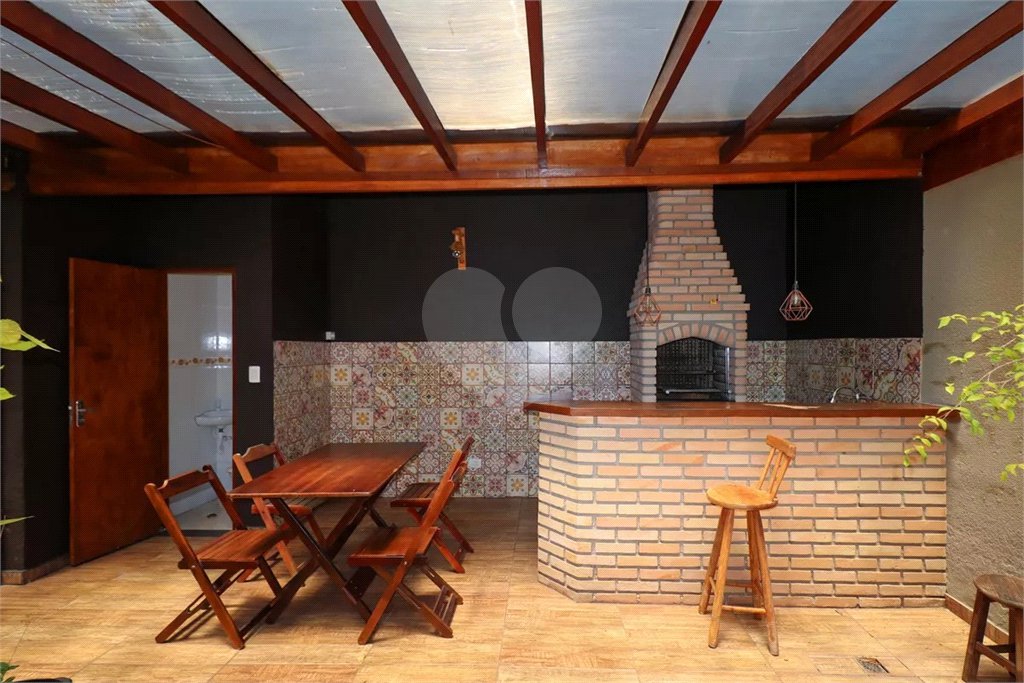 Casa à Venda em São Caetano do Sul com 188 m², 2 Vagas e Churrasqueira.