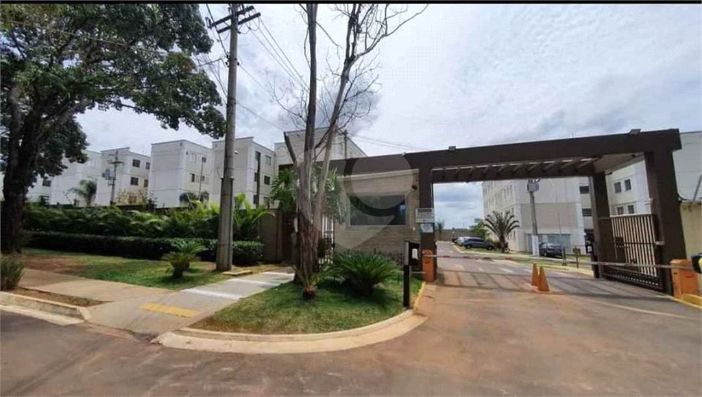 Apartamento no Condomínio Residencial Monte Logan