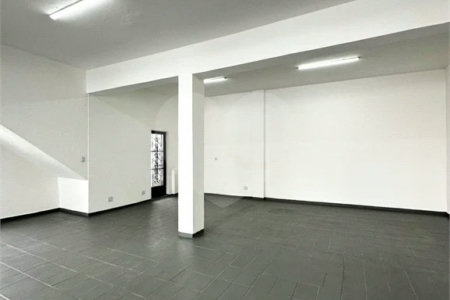 Galpão com 250m² , 4 vagas , para locação em Itaquera.