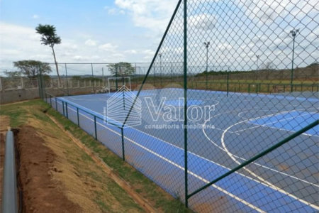 Terreno plano no Condomínio Villeneuve, com 250,00 m² de área total.