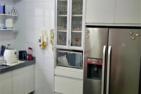 Casa á venda no condomínio Damha I