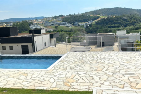 Casa à venda com 3 suítes em Santa Isabel, Louveira, SP