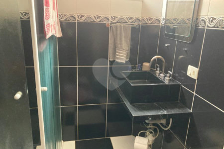 Excelente Sobrado à venda no Planalto - 5 Quartos/4 Suítes/2 Vagas na garagem