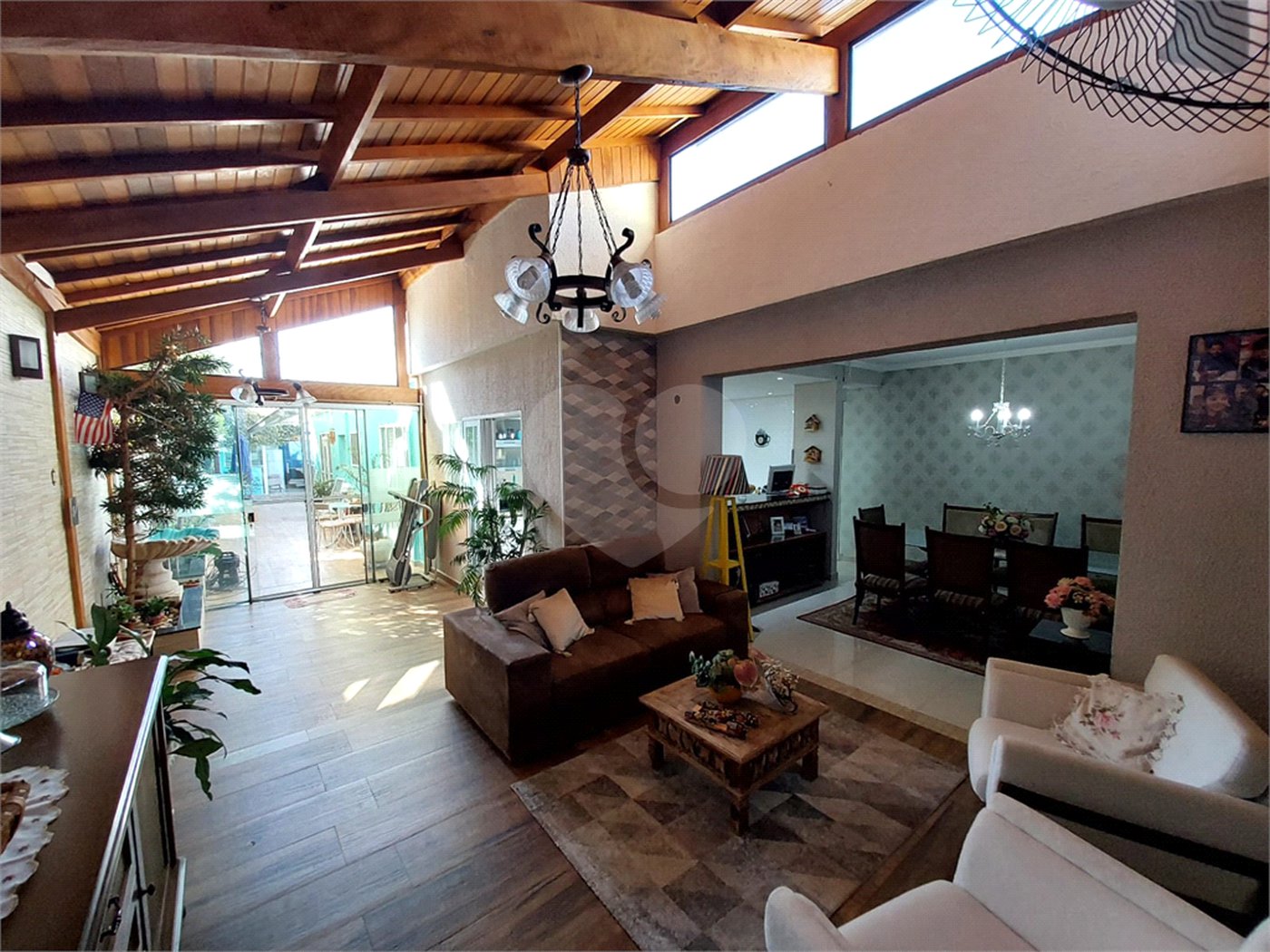 Casa residencial com ponto comercial a venda no Centro