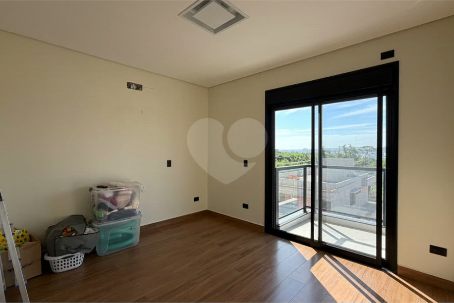 Casa de alto padrão com 3 suítes no Condomínio Damha 2,
