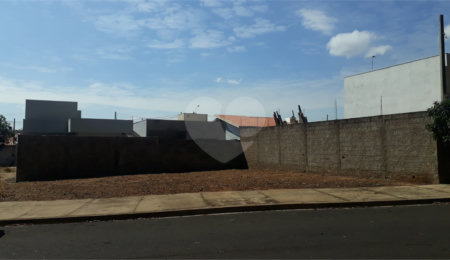 Terreno à venda em Parque dos Flamboyant, São Carlos, SP