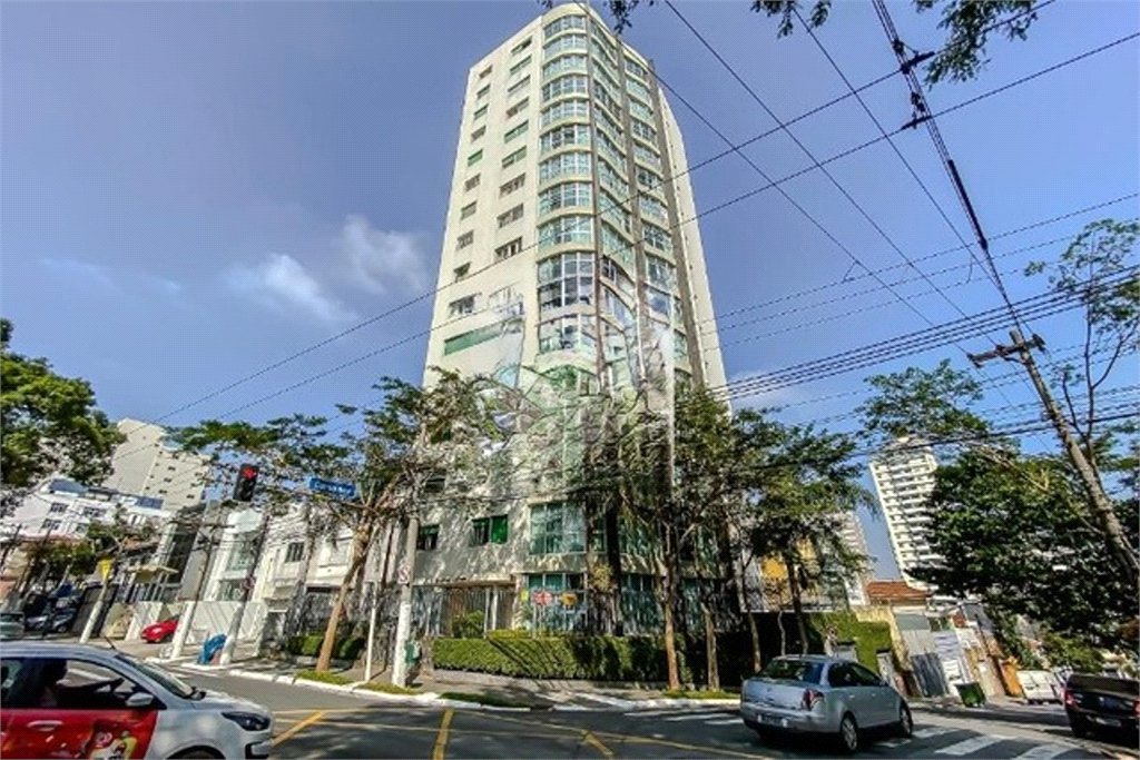 Apartamento com 260m² à venda na Av. Paes de Barros - Recém reformado 100% - Impecável.
