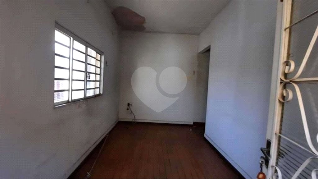 Casa térrea no Jardim São Carlos.