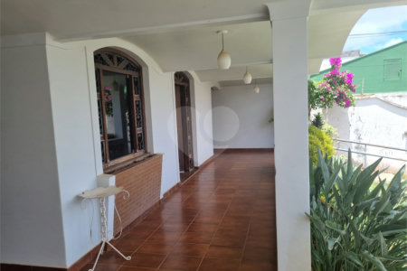 Casa comercial para locação no Centro