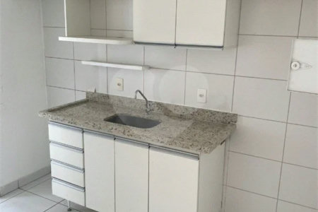 Apartamento com 70m² , 2 dormitórios , sendo 1 suíte , 1 vaga de garagem , à venda no bairro Campestre em Santo André.