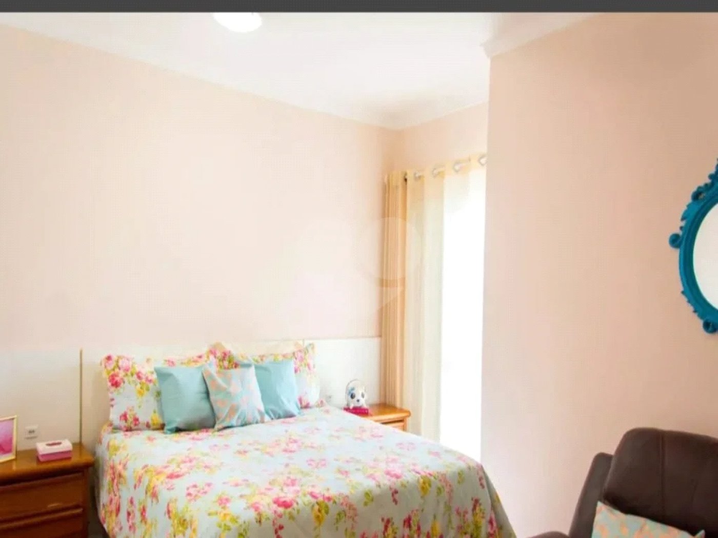 Sobrado com 180m² , 3 dormitórios , sendo 3 suítes , 3 vagas de garagem , churrasqueira e Jardim de inverno , à venda na Vila Scarpelli , Santo André.