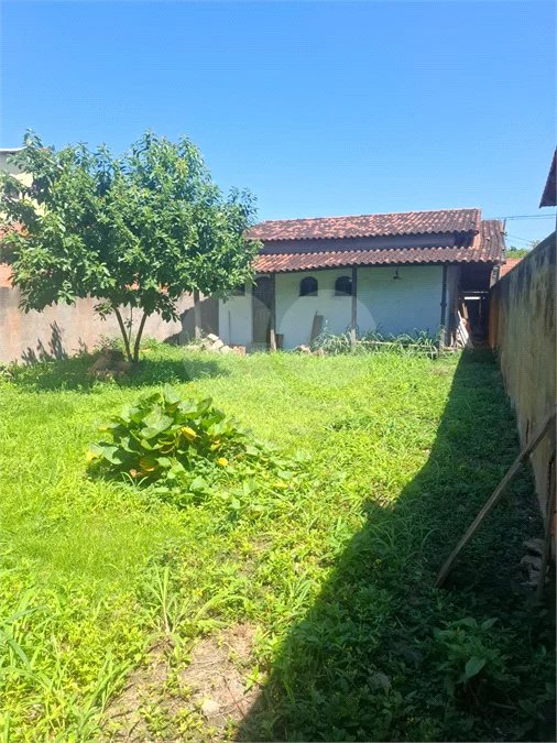 CASA LINEAR PRECISANDO DE REFORMA, 2 QUARTOS COM SUÍTE À VENDA, 121M² DE AREA CONSTRUIDA- CAMPO GRANDE
