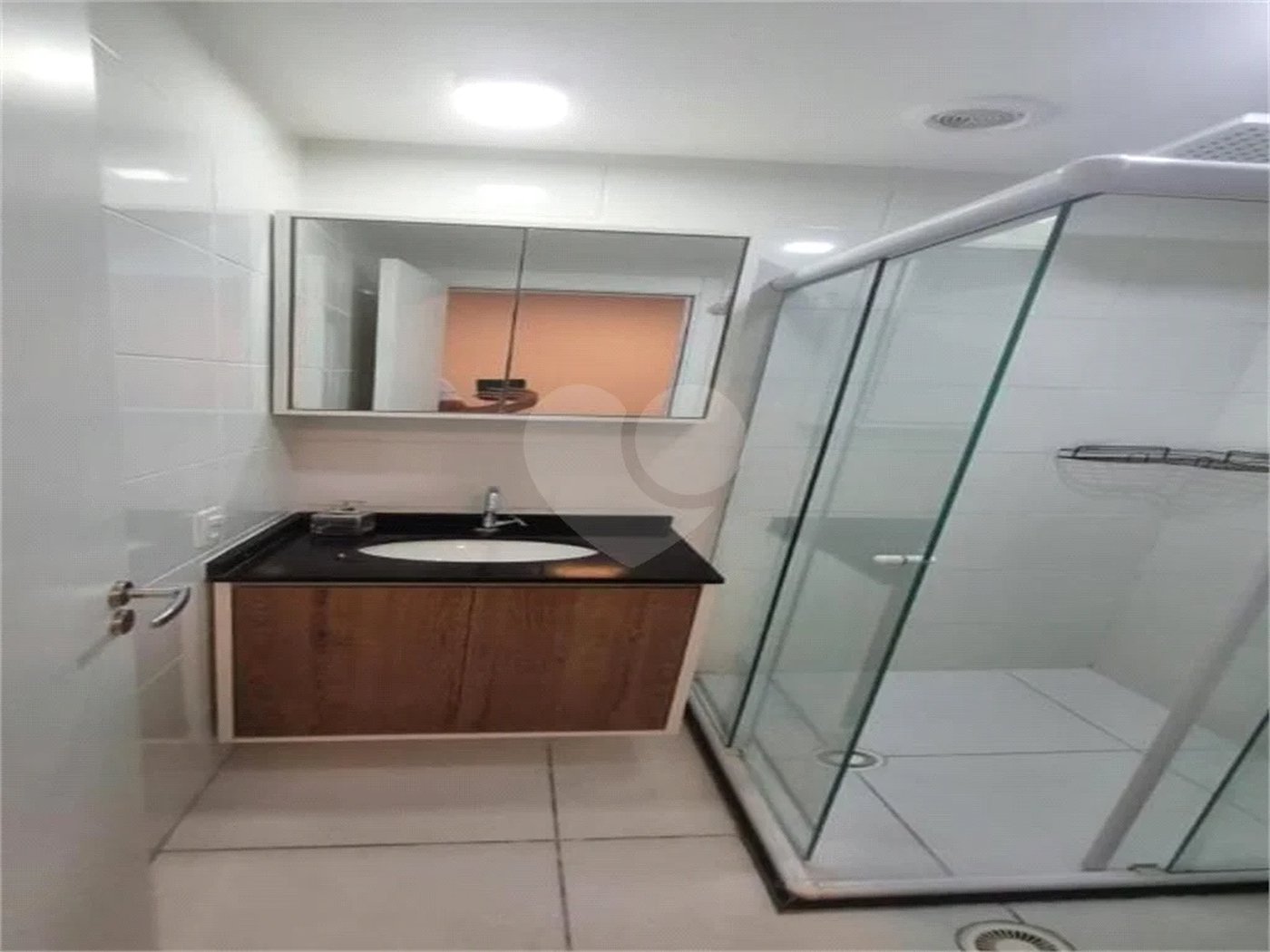 Studio Mobiliado no Alto do Ipiranga – Andar Alto e Vaga para Moto