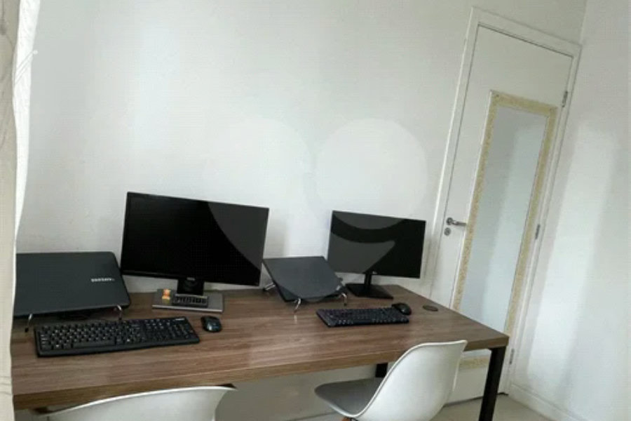 Apartamento a Venda com 2 Dormitórios Jaraguá / SP
