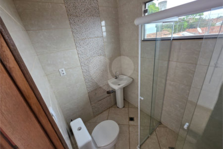 Casa térrea à venda no Douradinho com 2 quartos e edícula com mais dois quartos e 2 banheiros.