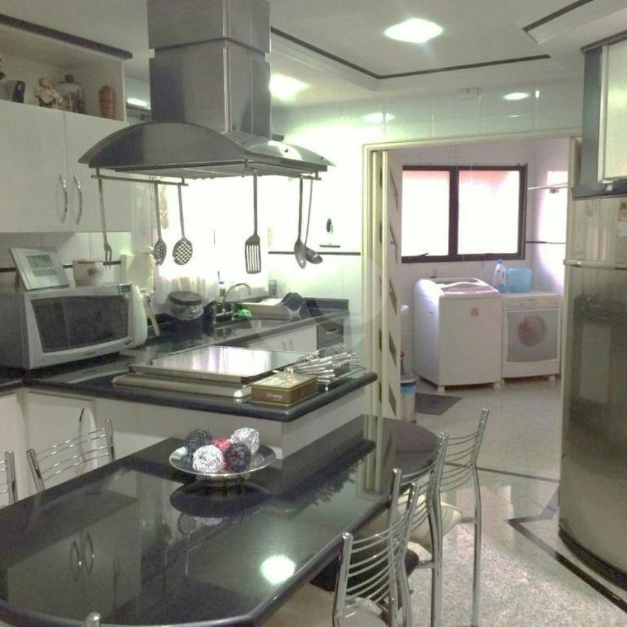 Apartamento na Saúde 126m² 3 dorm/3vagas Aceita permuta por imóvel na praia