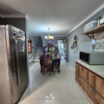 Sobrado à venda com 166 m², 3 dormitórios, 3 vagas cobertas, terraço com vista livre e 16 placas solares! Próximo à USP.