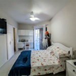 Apartamento à venda com 5 quartos, sendo 3 suítes,  em Riviera de São Lourenço, Bertioga, SP