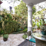 Casa à venda ou para alugar com 5 quartos, sendo 3 suítes, no condomínio Villa Florida, São Paulo - SP