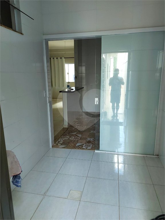 Casa Térrea com 2 dormitórios, sendo 1 suíte.