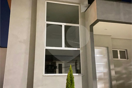 MARAVILHOSA CASA NO CONDOMÍNIO TERRAS DO VALE