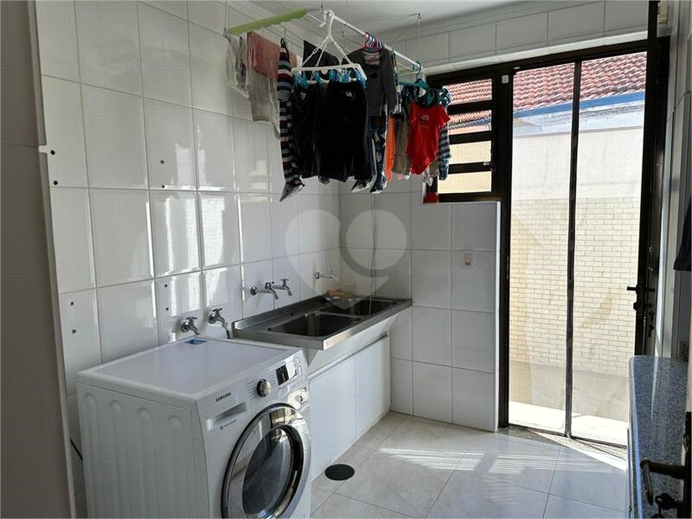 Sobrado com 5 dorm. sendo 2 suites