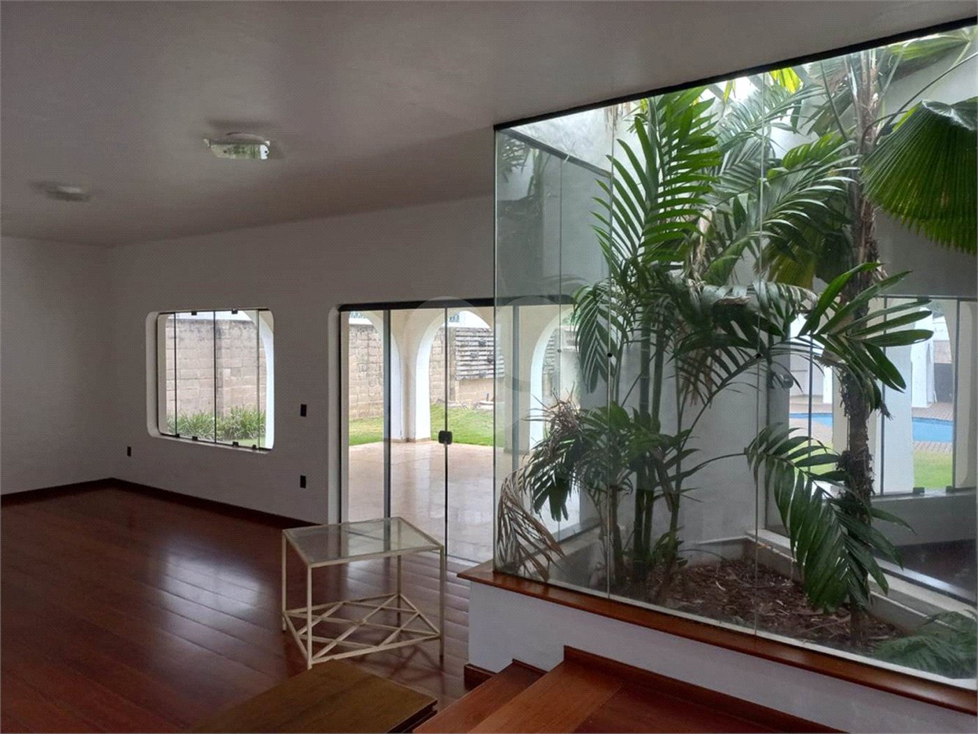 Casa térrea no Condomínio Faber I.