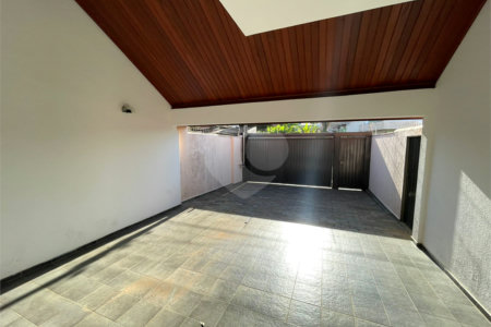 Excelente casa no Parque Santa Marta.