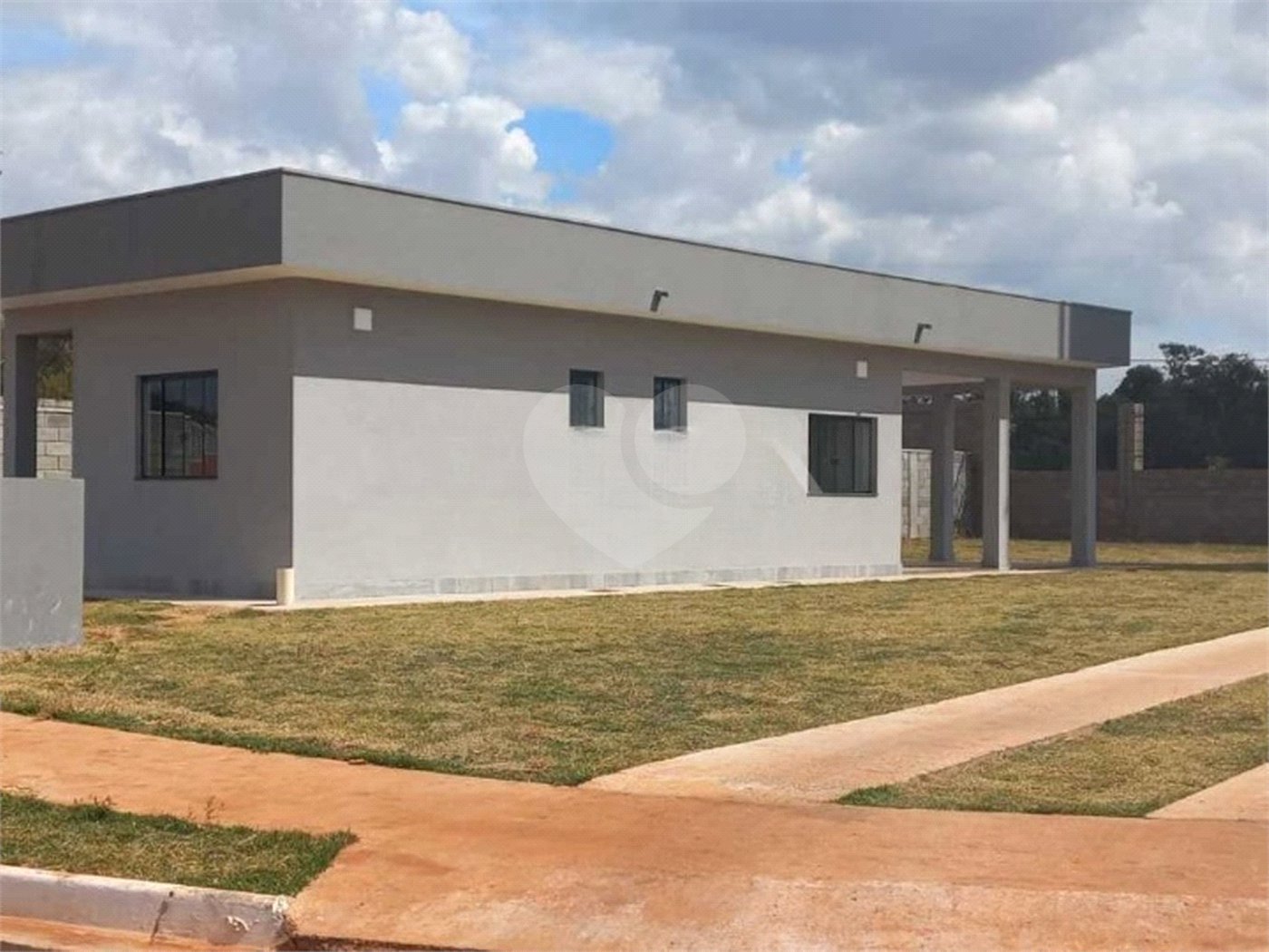 Terreno para venda, dispondo de 251,00 m² .