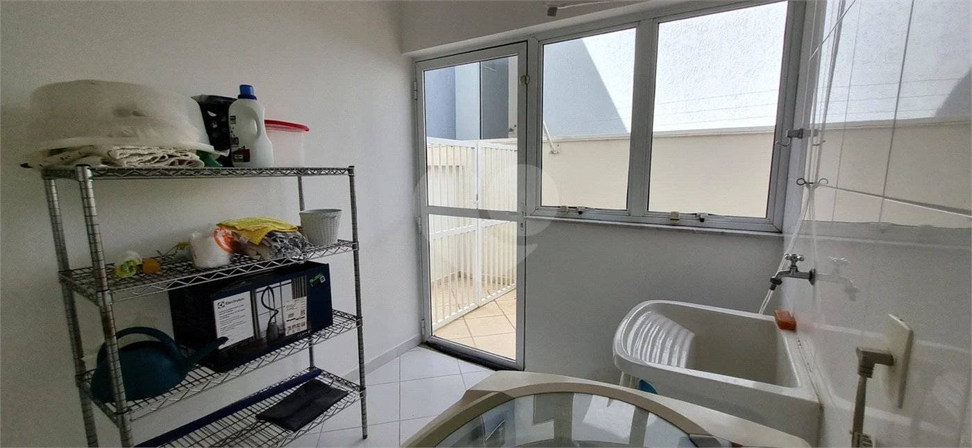 Lindo sobrado com 4 suites e piscina à venda, 365m², por R$ 2.450.000,00 no condomínio Villa Suiça, em Indaiatuba/SP.