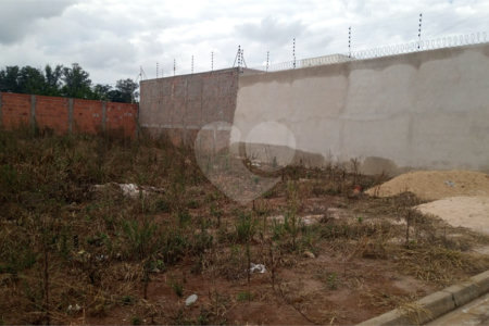 Lote no Jardim do Bosque, aceita financiamento ou aquisição de terreno e construção .