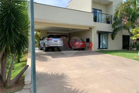 Sobrado a venda no Condomínio Amstalden Residence - Indaiatuba/SP - Sobrado com 4 dormitórios -area Útil: 480,00 m² - Área Total: 526,00 - Casa com vista bosque ,é uma das casas mais bonitas e construída no melhor lote do Condomínio, vista total da área verde, fundo para o Lago,